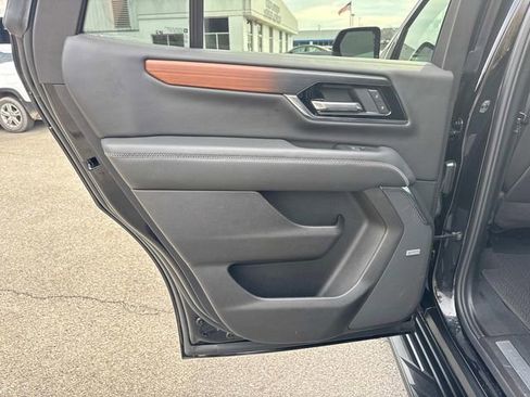 Certified 2025 GMC Yukon Denali AWD/4WD image 15