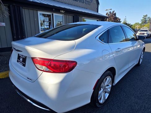 Used 2015 Chrysler 200 Limited w/ Convenience Group image 8