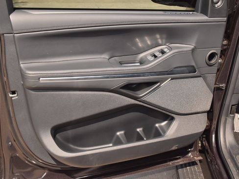 New 2025 Lincoln Navigator Reserve w/ Jet Appearance Package image 37