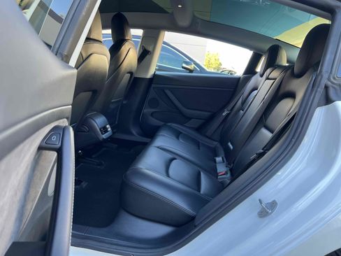Used 2021 Tesla Model 3 Standard Range Plus image 25