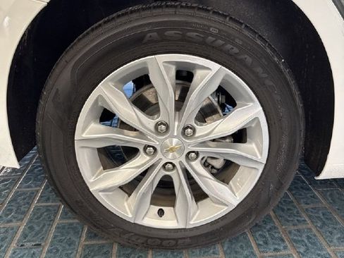 Used 2025 Chevrolet Malibu LT image 18