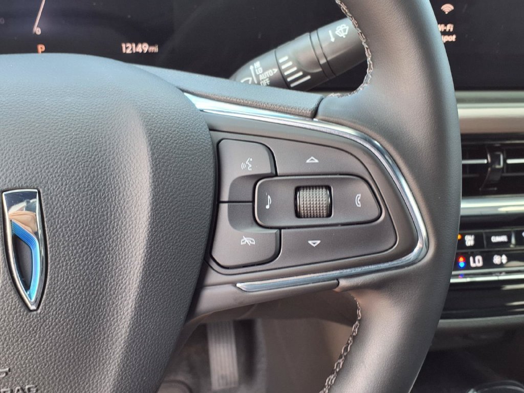Used 2026 Buick Envista Avenir FWD image 32