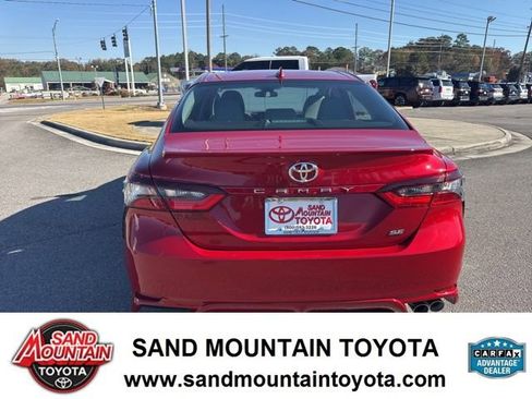 Used 2023 Toyota Camry SE image 4