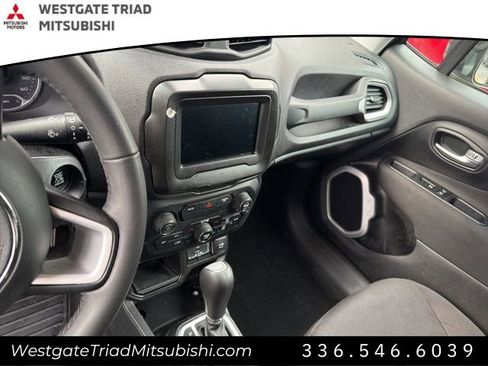 Used 2019 Jeep Renegade Latitude image 13