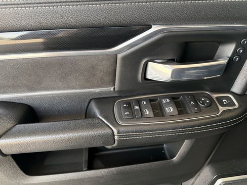 Used 2022 RAM 3500 Laramie AWD/4WD image 10