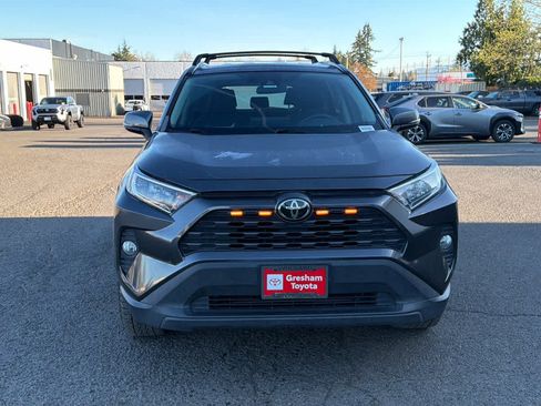 Used 2021 Toyota RAV4 XLE w/ XLE Grade Weather Package image 5