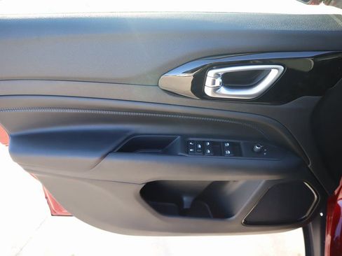 New 2026 Jeep Compass Latitude image 15