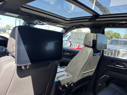 New 2026 GMC Yukon Denali w/ Denali Reserve Package AWD/4WD image 20