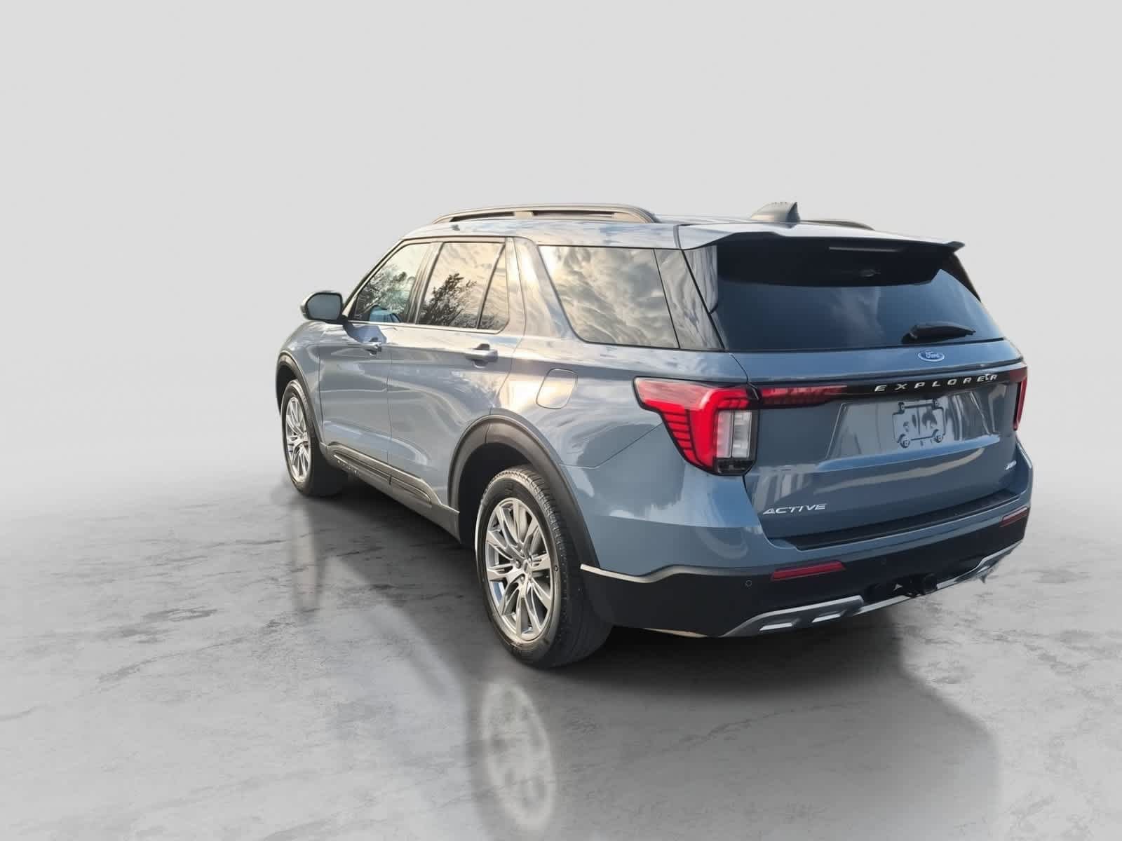 Used 2026 Ford Explorer Active w/ Active Comfort Package AWD/4WD image 6