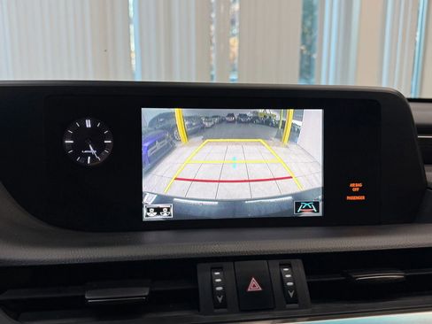 Used 2021 Lexus ES 250 w/ Premium Package image 32