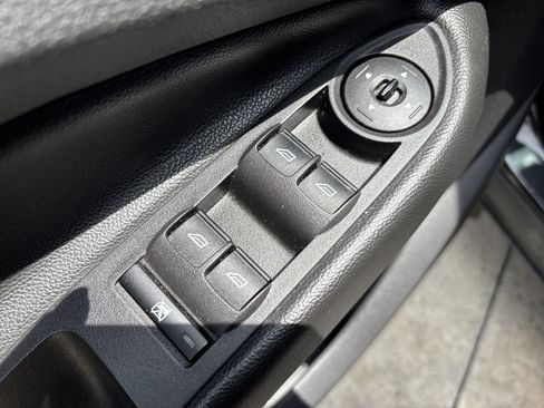 Used 2013 Ford Escape SE FWD image 14
