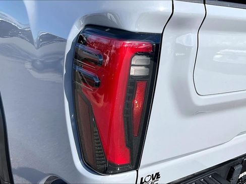 Used 2025 GMC Sierra 2500 AT4 w/ AT4 Premium Plus Package image 29