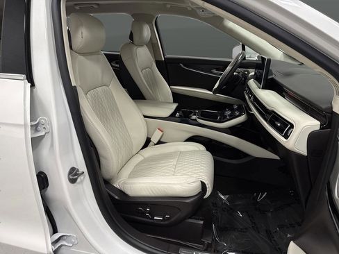 Used 2022 Lincoln Nautilus Black Label w/ Class II Trailer Tow Package image 30