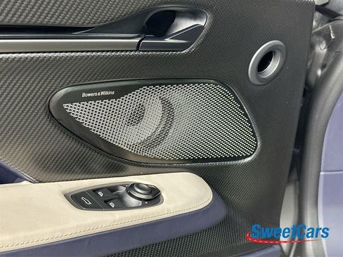 Used 2025 Aston Martin Vanquish image 34