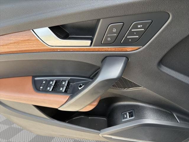 Used 2021 Audi Q5 Prestige w/ Prestige Package AWD/4WD image 12