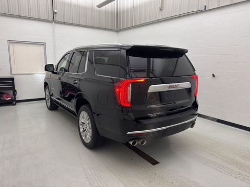 Used 2023 GMC Yukon Denali w/ Advanced Technology Package image 17