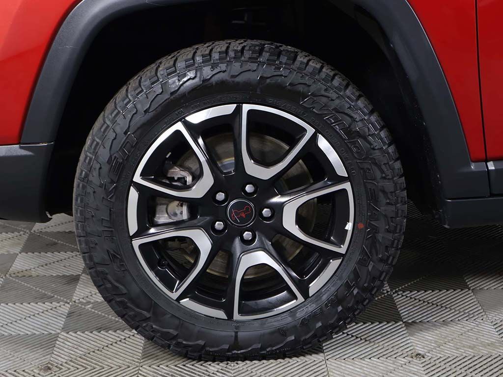 Used 2025 Jeep Compass Trailhawk AWD/4WD image 19