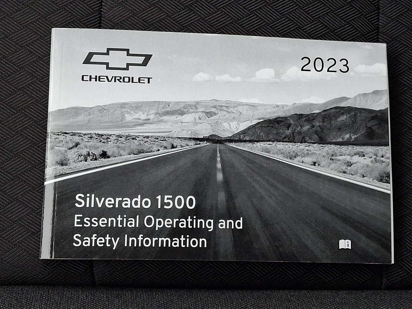 Used 2023 Chevrolet Silverado 1500 LT AWD/4WD image 26