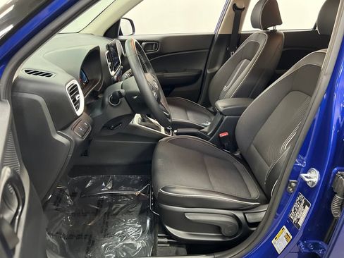 Used 2023 Hyundai Venue Limited w/ Cargo Package FWD image 10