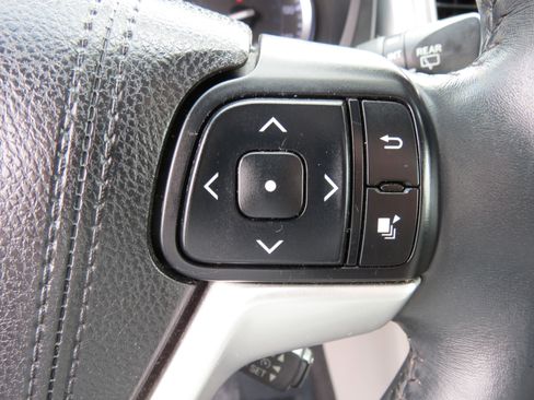 Used 2016 Toyota Highlander Limited image 15