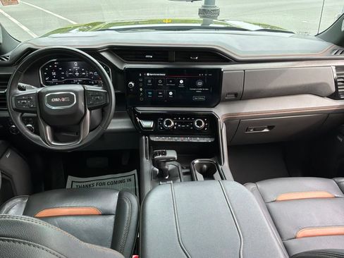 Used 2024 GMC Sierra 1500 AT4 w/ Technology Package AWD/4WD image 12