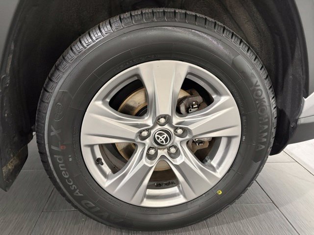 Used 2023 Toyota RAV4 XLE AWD/4WD image 25