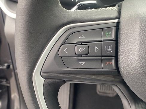 New 2025 Jeep Grand Cherokee L Laredo image 17