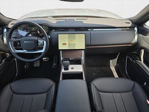 New 2025 Land Rover Range Rover SE image 9