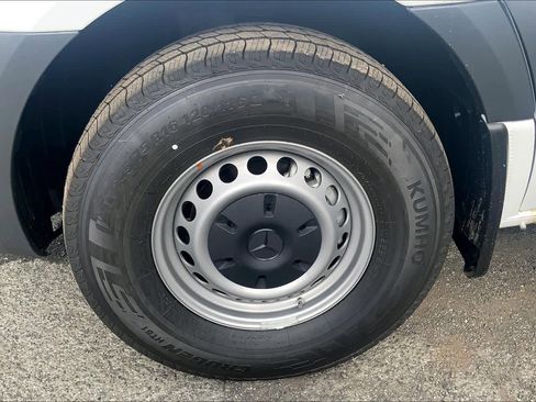 New 2025 Mercedes-Benz Sprinter 2500 image 9