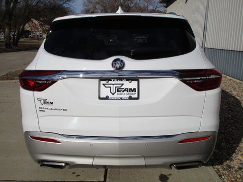 Used 2020 Buick Enclave Essence image 6