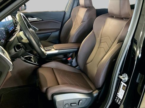 Used 2025 BMW X1 xDrive28i AWD/4WD image 7