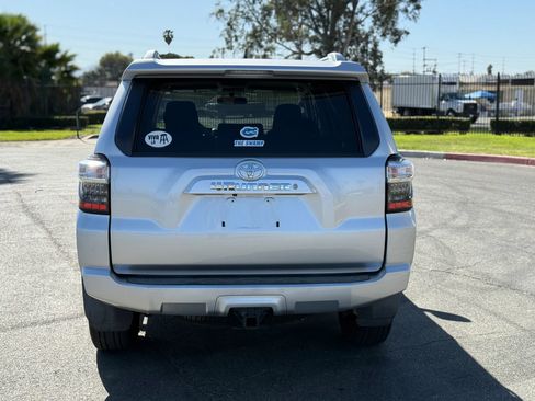 Used 2018 Toyota 4Runner SR5 image 7