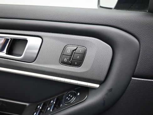 New 2026 Ford Explorer ST-Line w/ ST-Line Street Pack image 11
