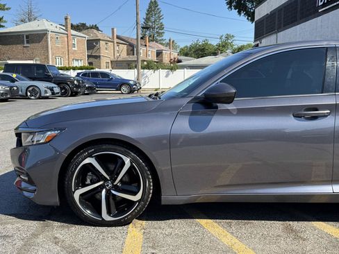 Used 2018 Honda Accord Sport image 5