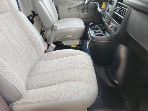 New 2025 Chevrolet Express 4500 w/ Power Convenience Package image 17