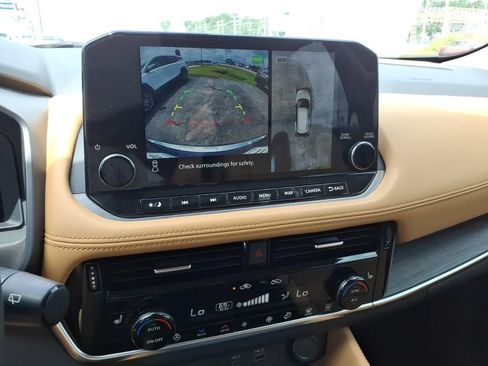 Used 2021 Nissan Rogue Platinum FWD image 28
