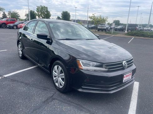 Used 2017 Volkswagen Jetta S FWD image 2