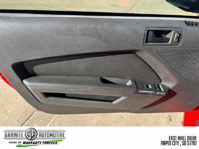 Used 2014 Ford Mustang Convertible RWD image 18