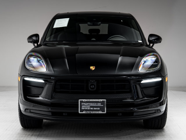 Certified 2026 Porsche Macan AWD/4WD image 31
