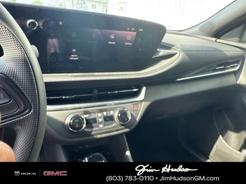 Used 2024 Buick Envista Preferred FWD image 5