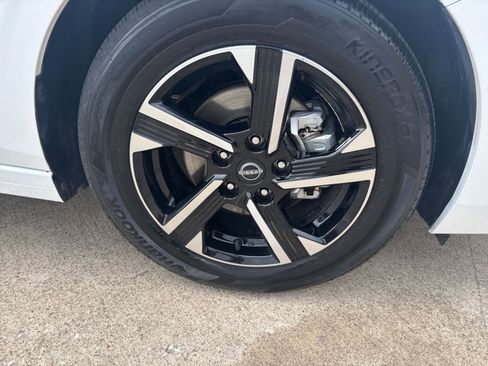 Used 2025 Nissan Sentra SV image 28