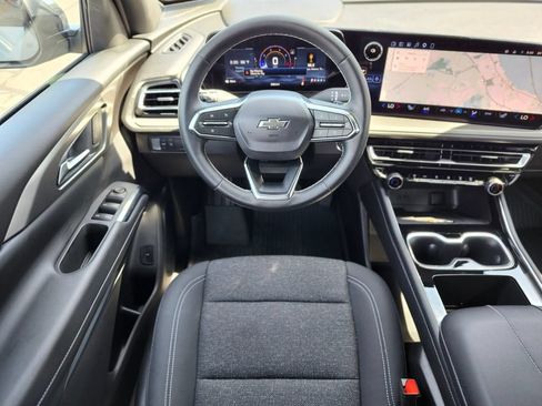 Used 2026 Chevrolet Traverse LT w/ Midnight/Sport Edition FWD image 11