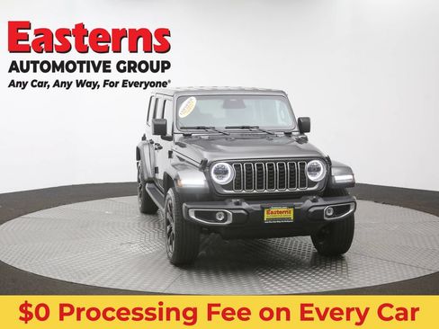 Used 2025 Jeep Wrangler Unlimited Sahara AWD/4WD image 47