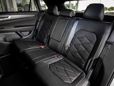 New 2026 Volkswagen Atlas Cross Sport SE FWD image 31
