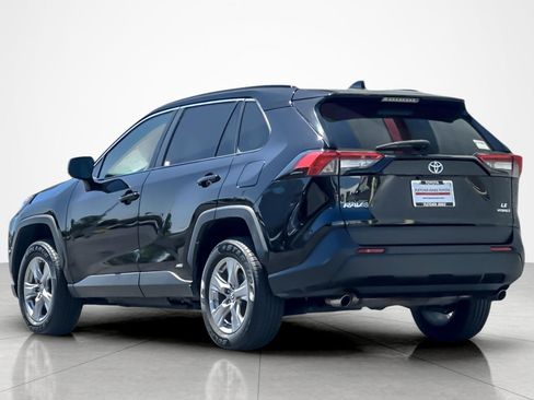 Certified 2022 Toyota RAV4 LE AWD/4WD image 3
