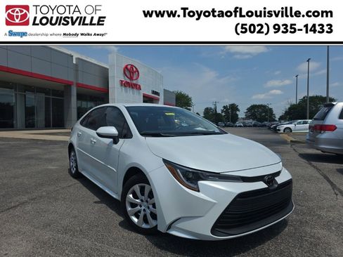 Used 2025 Toyota Corolla LE FWD image 1