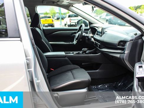 Used 2024 Nissan Rogue S FWD image 20