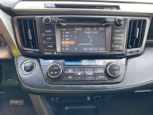Used 2018 Toyota RAV4 XLE image 21