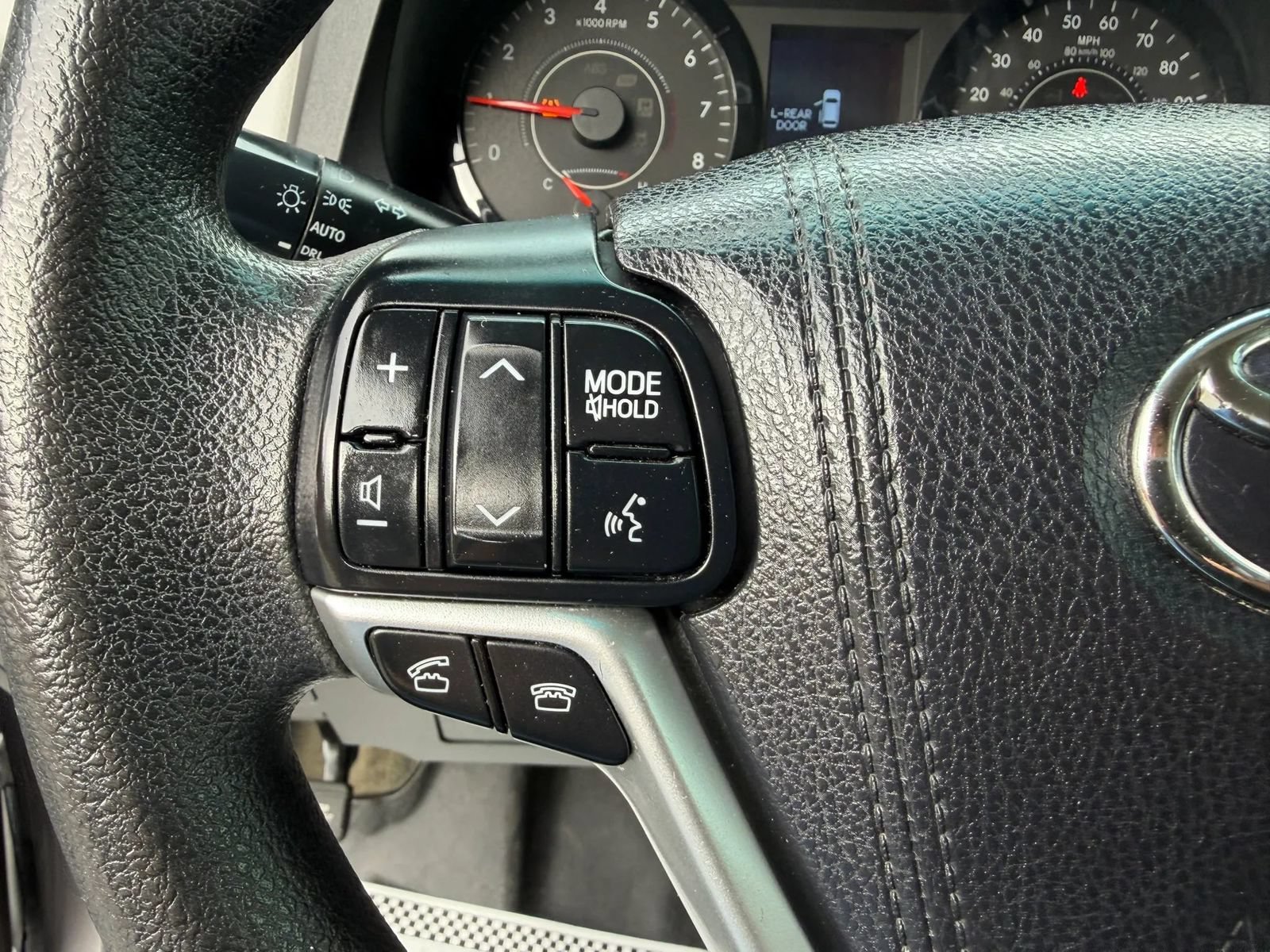 Used 2015 Toyota Sienna L FWD image 19