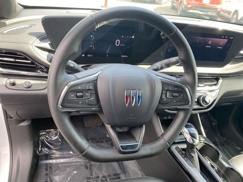 Used 2025 Buick Envista Sport Touring image 28